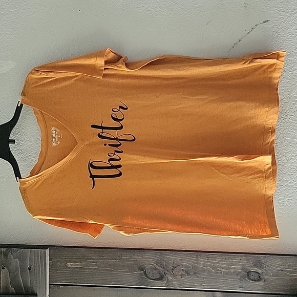 Mudd Tops - MUDD Thrifter XL tshirt